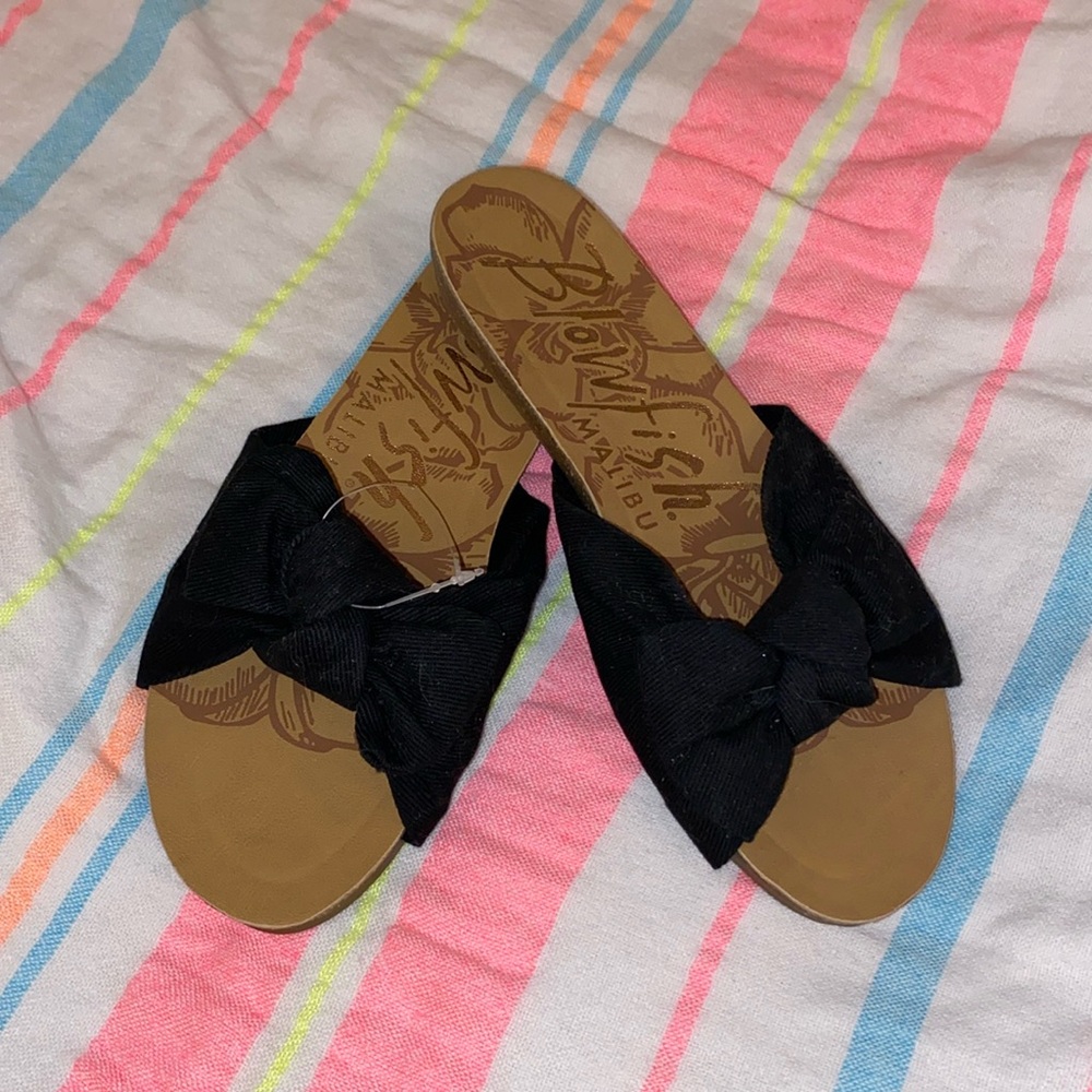 **NWOT ATTACHED** WOMENS BLOWFISH SANDALS